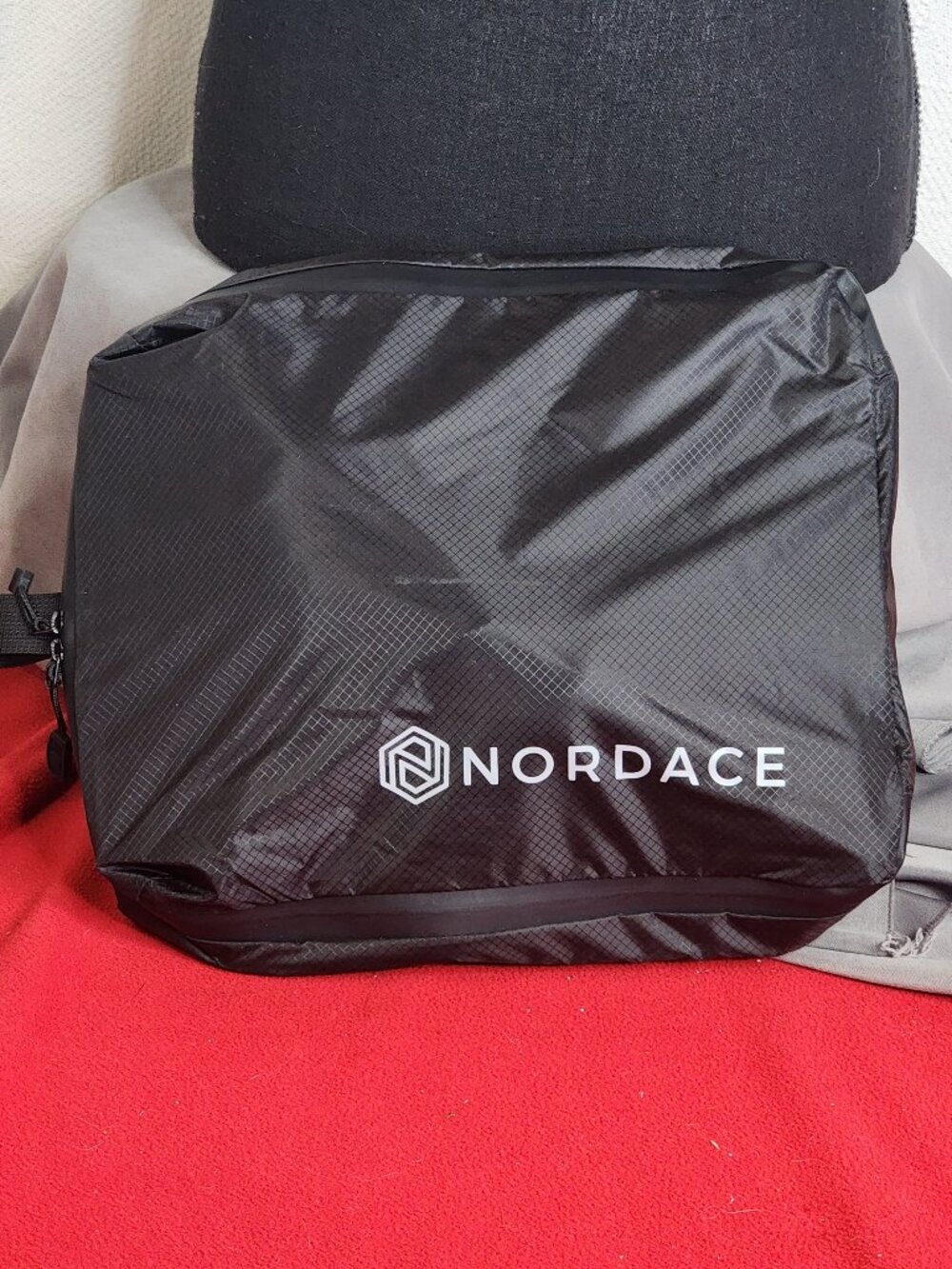 Nordace Travel Black Water Resistant Compact Lightweight Laundry Compression Bag